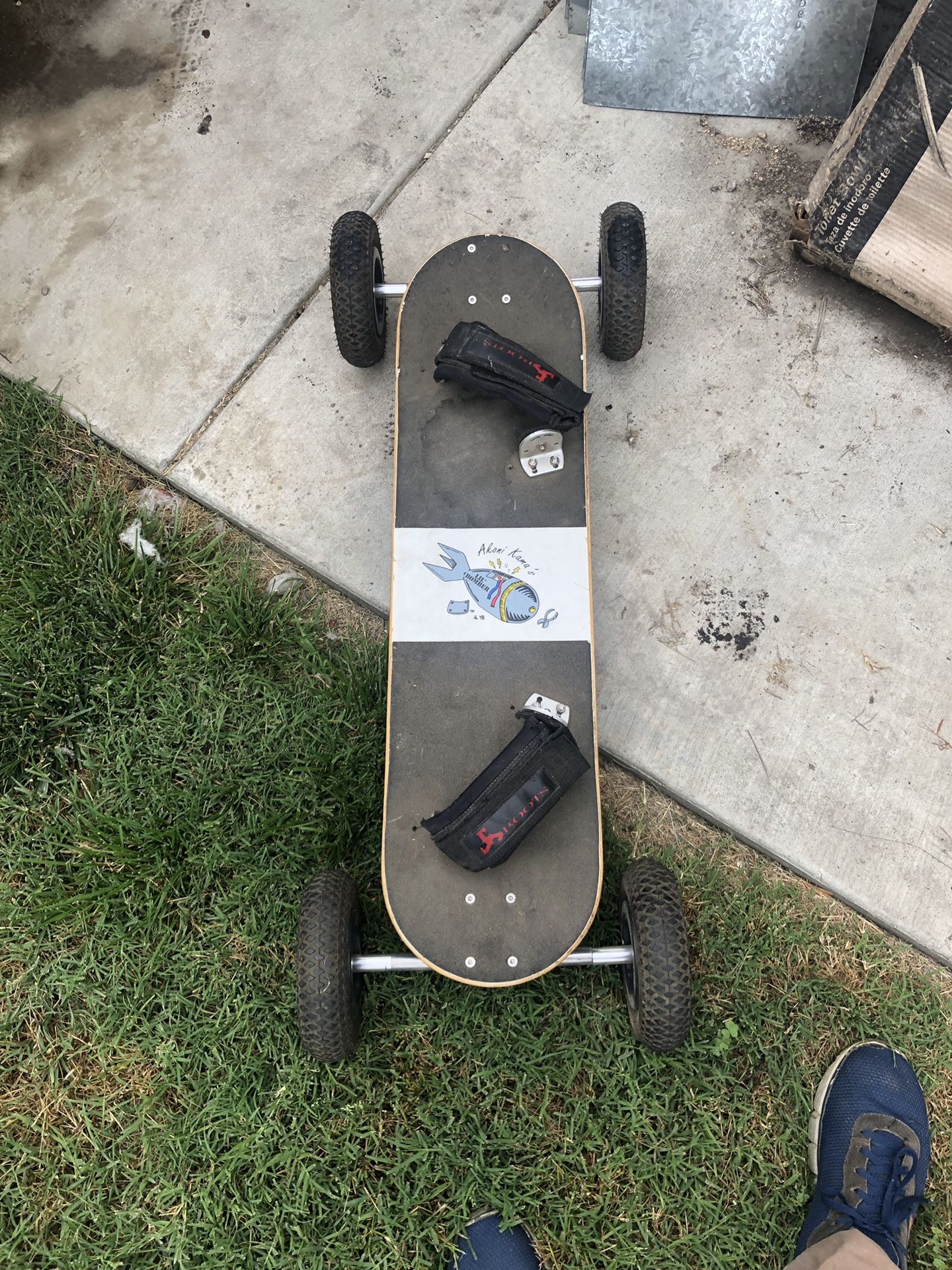 Akoni Kama lil bomber mountain board