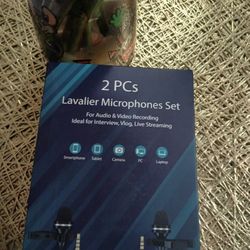 I'm selling a new microphone for your live videos