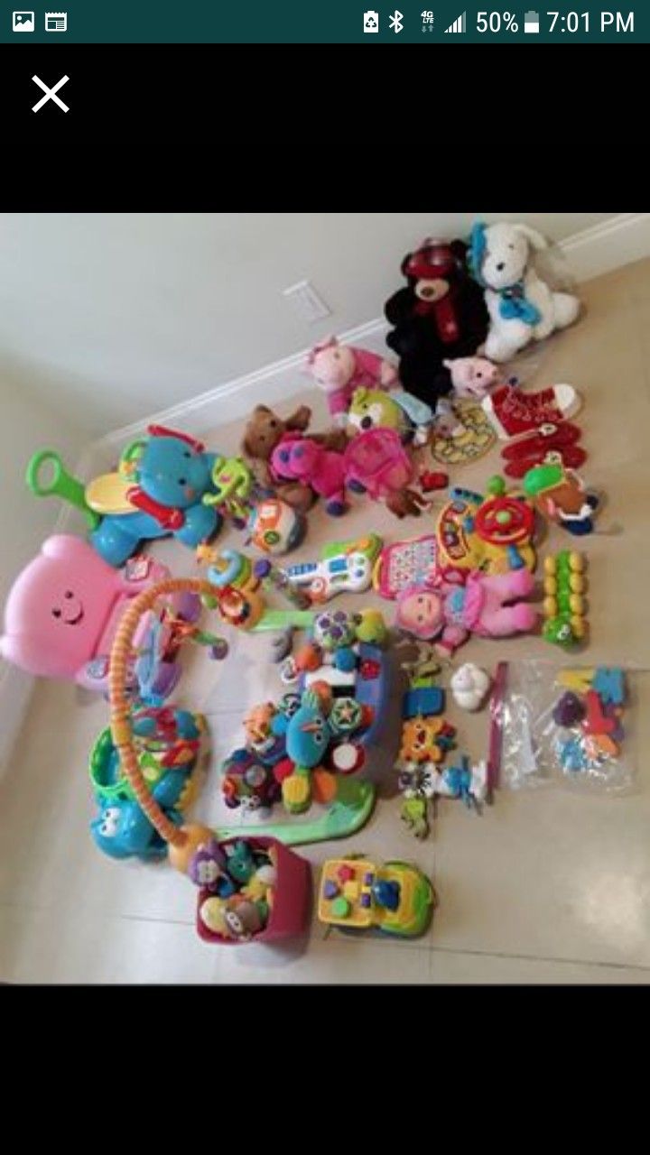 $50 Toy lot WOW tons of well know popula r toys