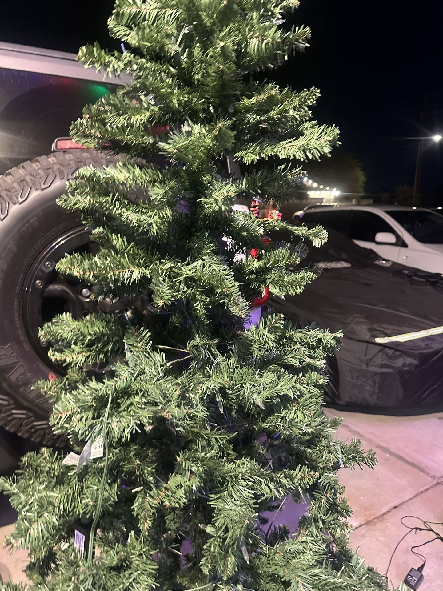 chrismtas tree 6.5'feet multi color and warm white