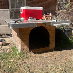 Large/heavy Dog House