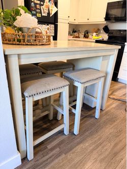 Dining set