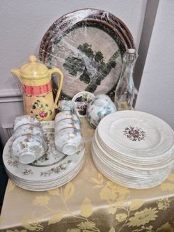 Kitchen Stuff, Dinner plates,  Thermos,  Trays,  Cups