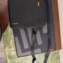 Tomtoc Tablet shoulder bag