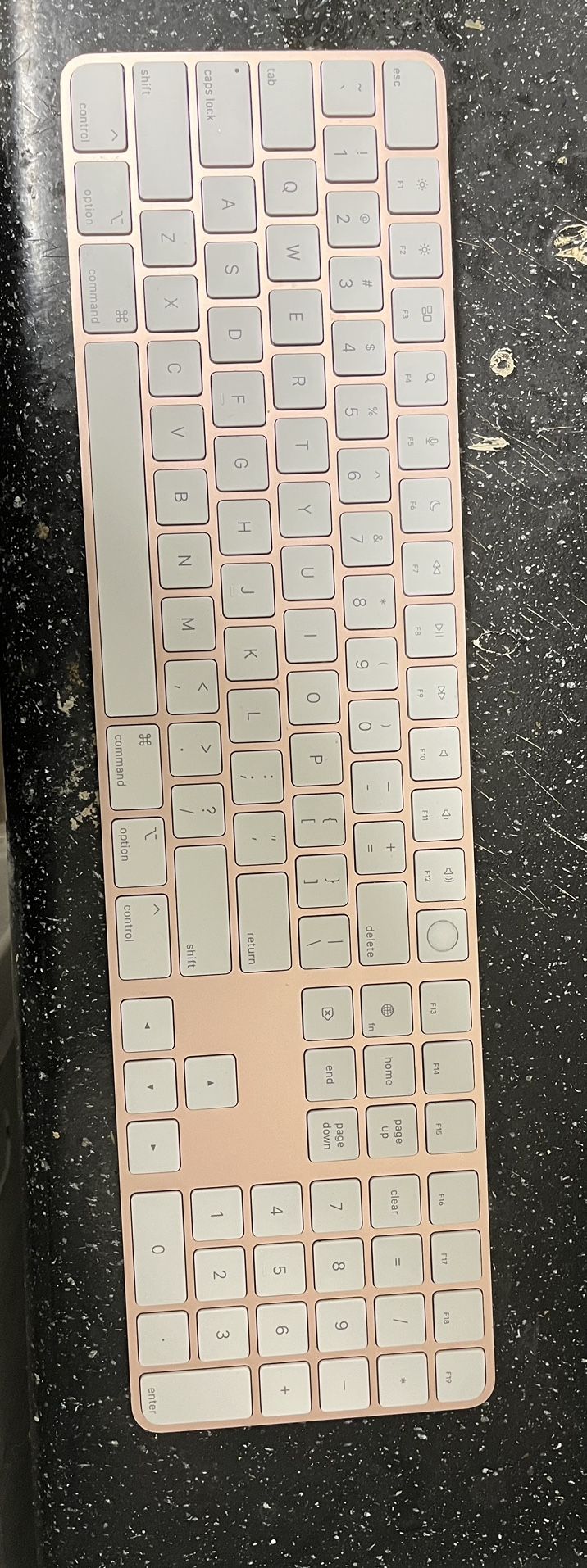 Apple Keyboard