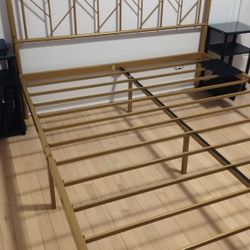 Queen Size Bedframe 