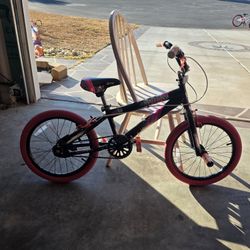 16inch Wheel. Have Training Wheels If Needed. There Are Scratches And Seat Has Small Peice Missing. Rides Perfect. 