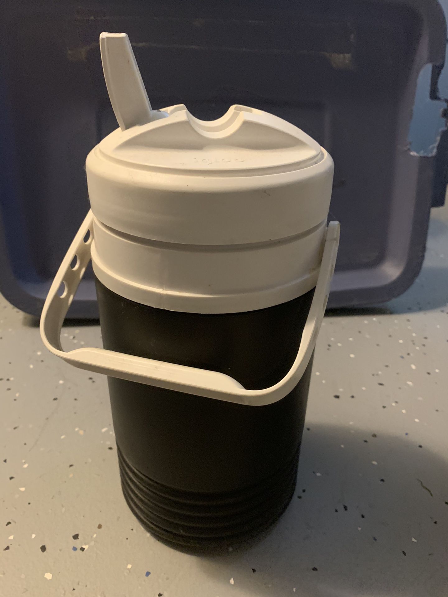 Igloo 1/2 gallon jug cooler