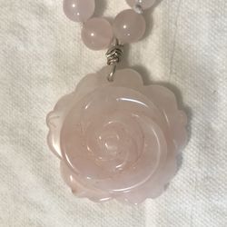 Rose quartz rose necklace 