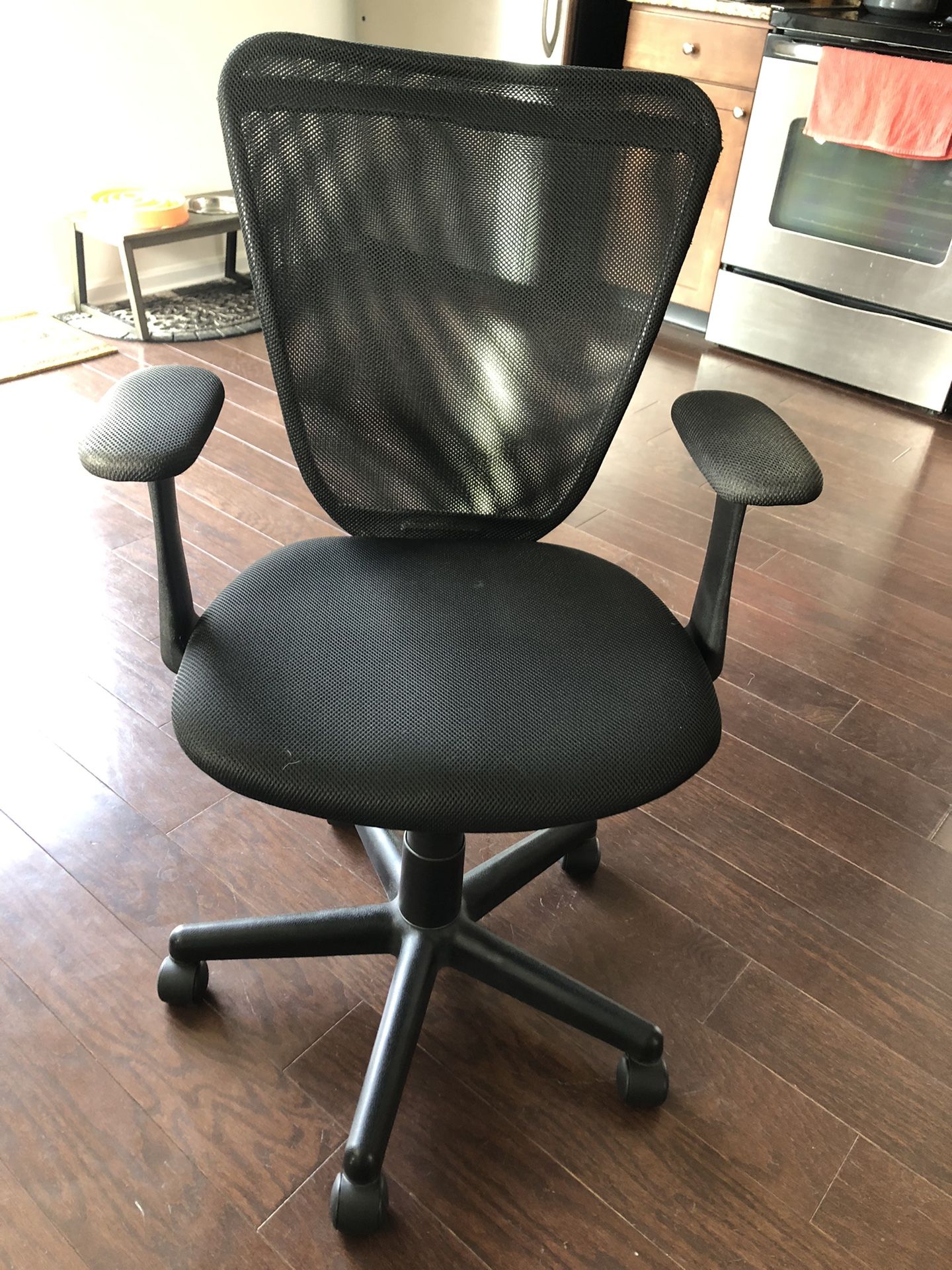 Black Task Chair Desk Chair $10