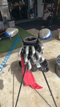 Left handed golf club set