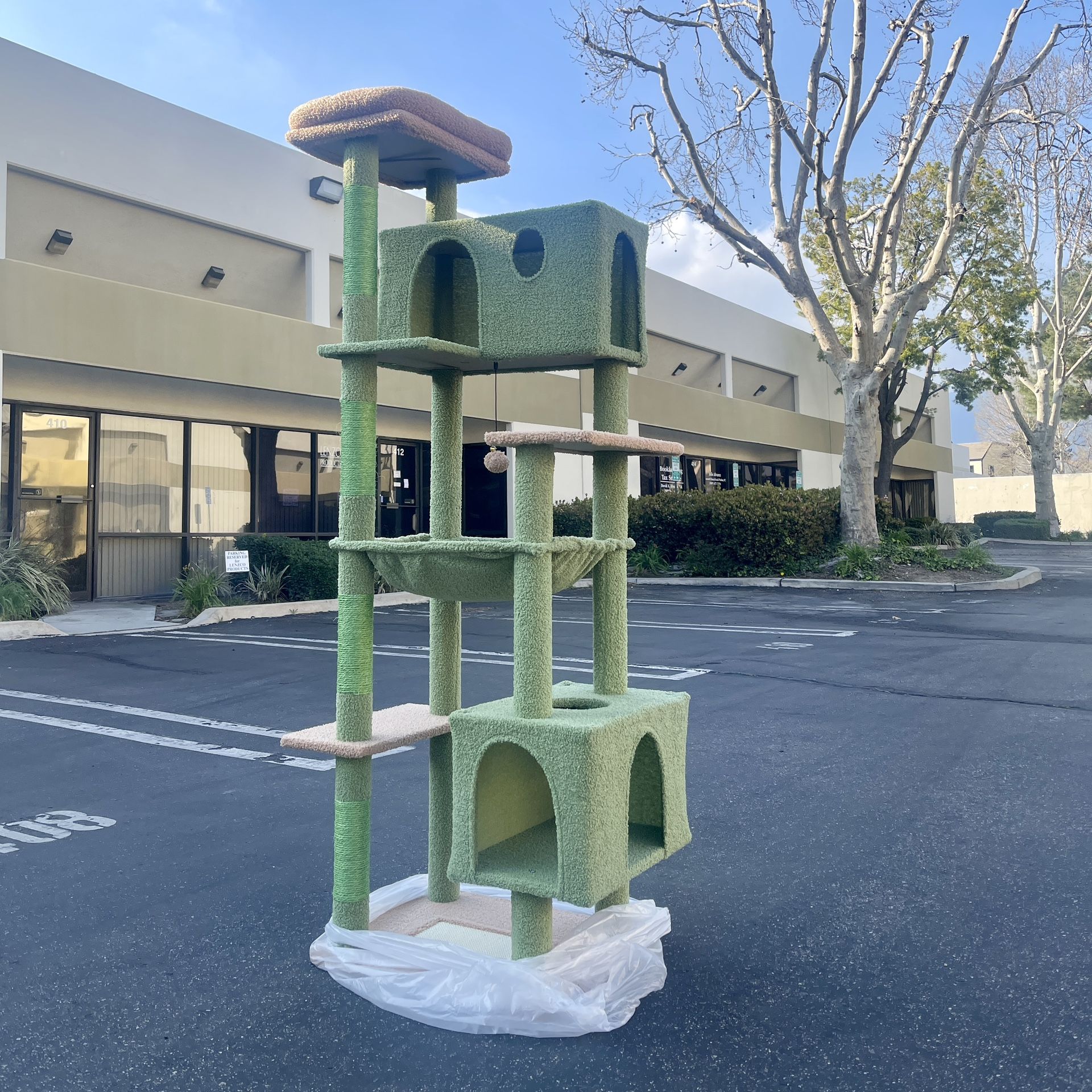 72" Cat Tree Tower for Large Cats, Indoor Cat Condo with Sisal-Covered Scratching Posts and Pads