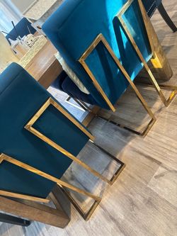 Dining chairs set up four