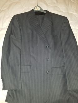 Men's Suits lot.  50 Long, 52 Long.  5 jackets, 2 pants