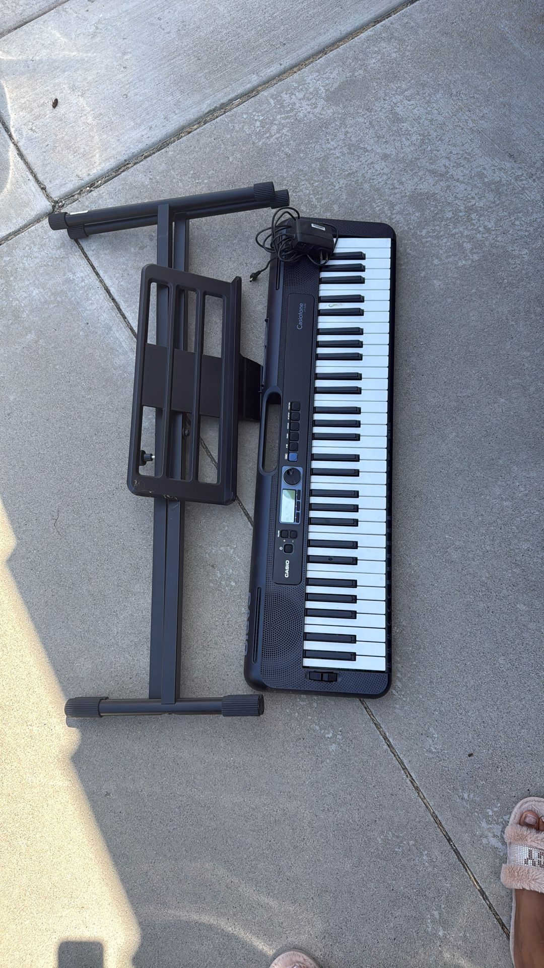 Casio Casiotone CT-S300 61-Key Digital Keyboard Blue