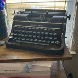 Underwood Universal Typewriter 