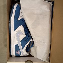 Born and raised Nike SB dunk size 11