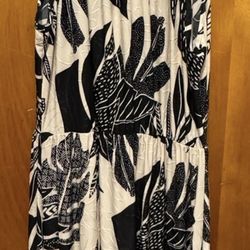 Chic Black and Cream Maxi Dress