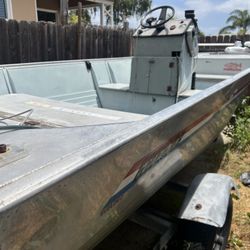 19ft Center Console Boat Fishing 
