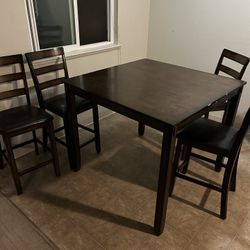 Dinner Table 