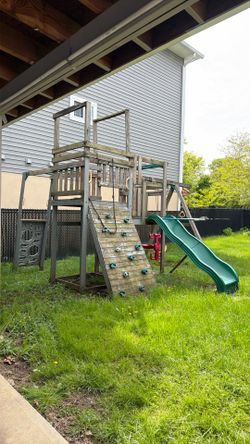 FREE KIDS PLAYGROUND