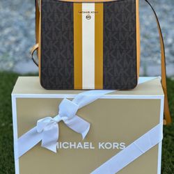 Michael Kors Gloria Center Stripe Crossbody, New/Bolsa MK Nueva