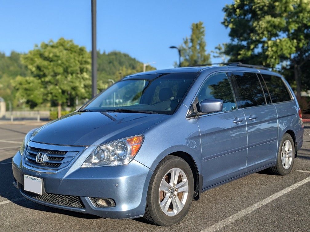 2008 Honda Odyssey Touring Minivan (Navi DVD RES Tow Hitch) Clean Title