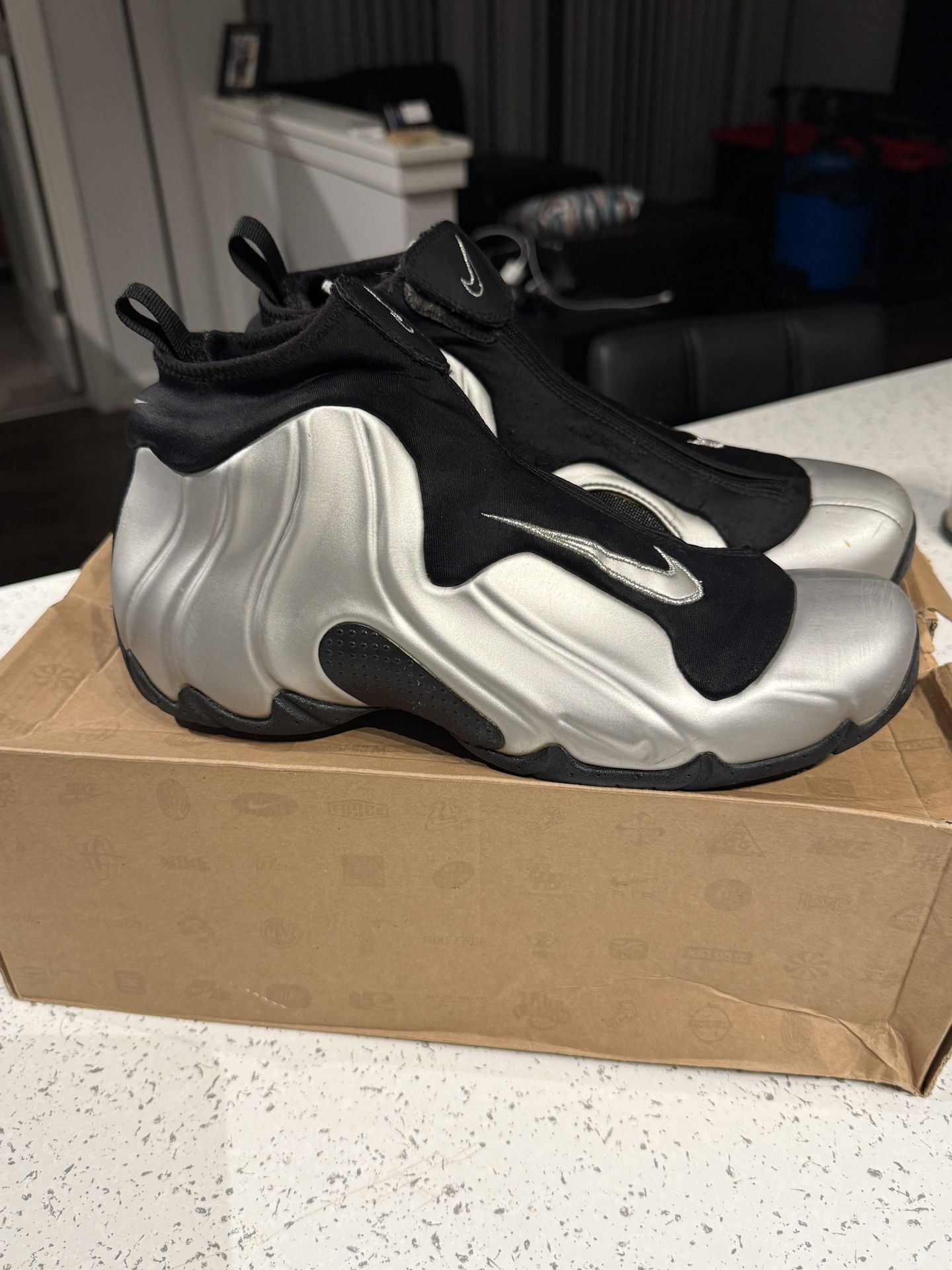 Size 10 Silver Nike Flightposites