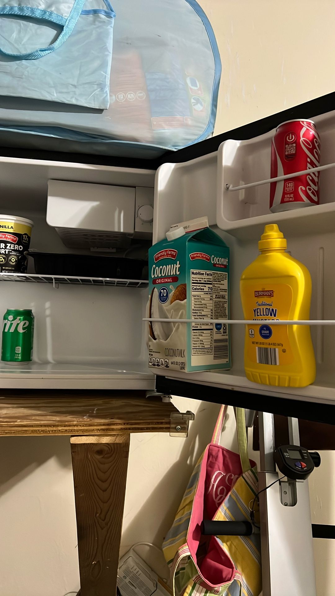 Mini Fridge Dorm Size 1.7 Cu  Ft