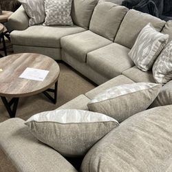 Stunning Stylish Cozy Sectional!
