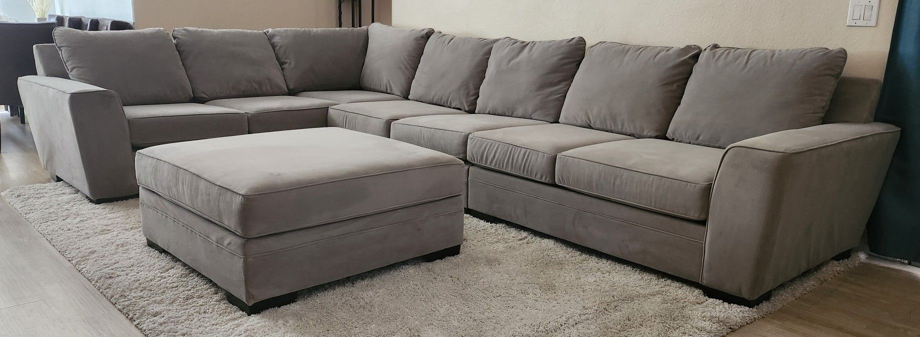 NEED GONE ASAP!! Sectional W/Ottoman