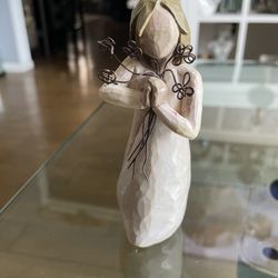  Willow Tree "Friendship" figurine, designed by artist Susan Lordi