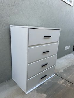 4 Drawer Wood Dresser