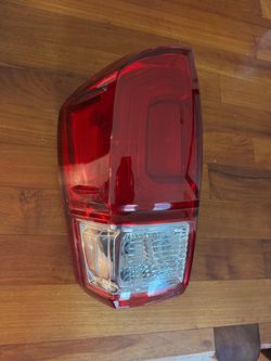 Toyota tacoma tail light