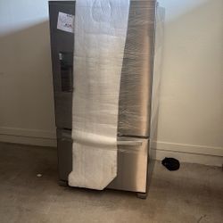 Whirlpool Refrigerator 