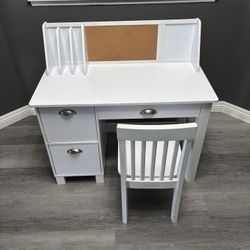 Kids Desk with Chair