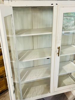 White Glass Cabinet w/Doors