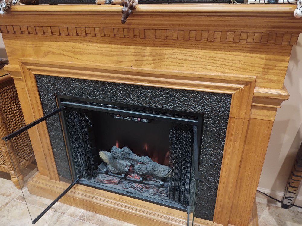 ELECTRIC FAUX FLAME  FIREPLACE MADE OF REAL WOOD *EXCELLENT PRE-OWNED CONDITION 