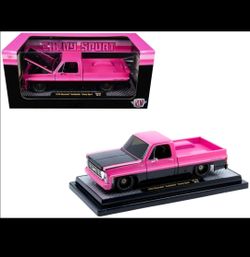 M2 Machines 1979 Chevrolet Scottdale Chevy Sport