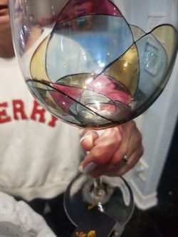 4 Antoni Barcelona Wine Glasses. Handcrafted / Hand-painted. Excellent Condition Never Used