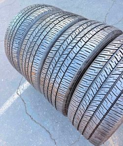 245/55/18 Goodyear vendo un set de llantas usadas excelente condiciones de vida las 4 ✅🤩I am selling a set of used tires, all 4 in excellent living c
