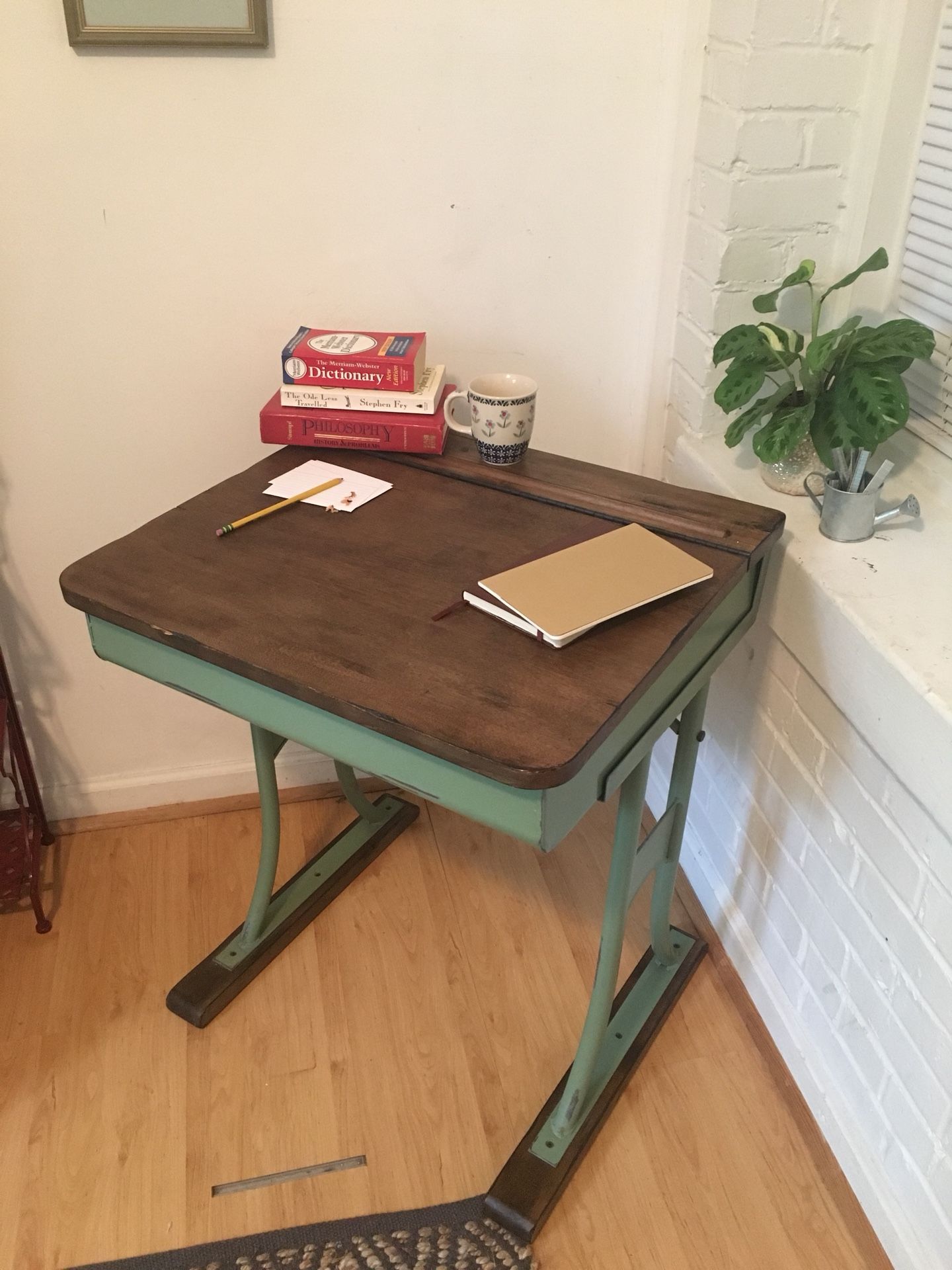 Mint Vintage Schoolhouse Desk