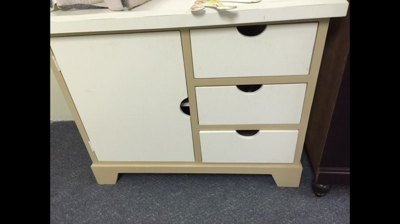 Dresser/ changing table