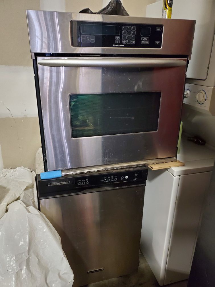 Kitchen aid stove and dishwasher