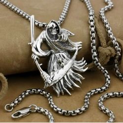 Gothic Skull Pendant Necklace