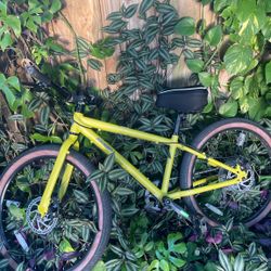 Yellow Diamondback Division 7 Gear Mountain Bike