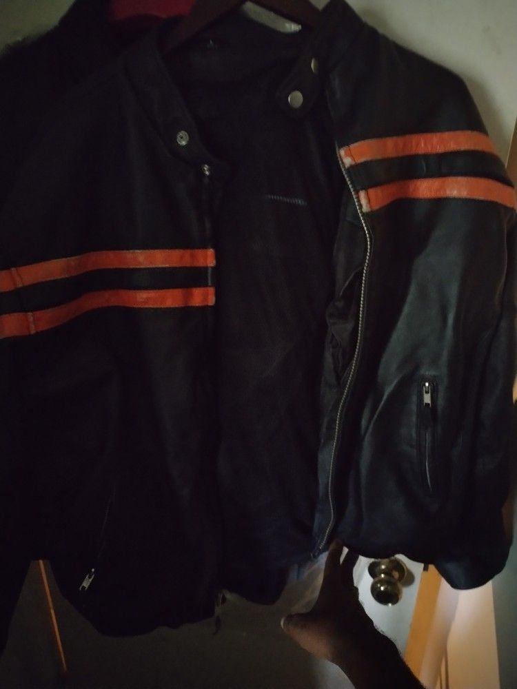 Black Leather Motorcycle Jacket – Size Large