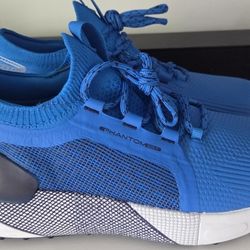 Men's Under Armour phantom golf shoes. color; photon blue/ midnight navy/ nova orange. Size; 10.5