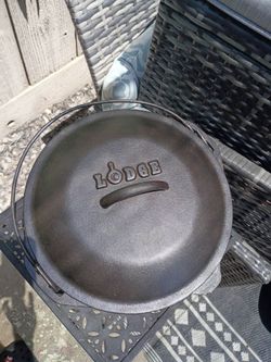 #8 Lodge Cast Iron Dutch Oven With Lid