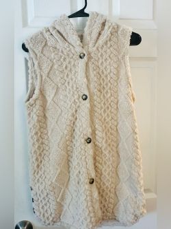 NWOT Cozy Cream Hooded Faux Fur Plush Vest